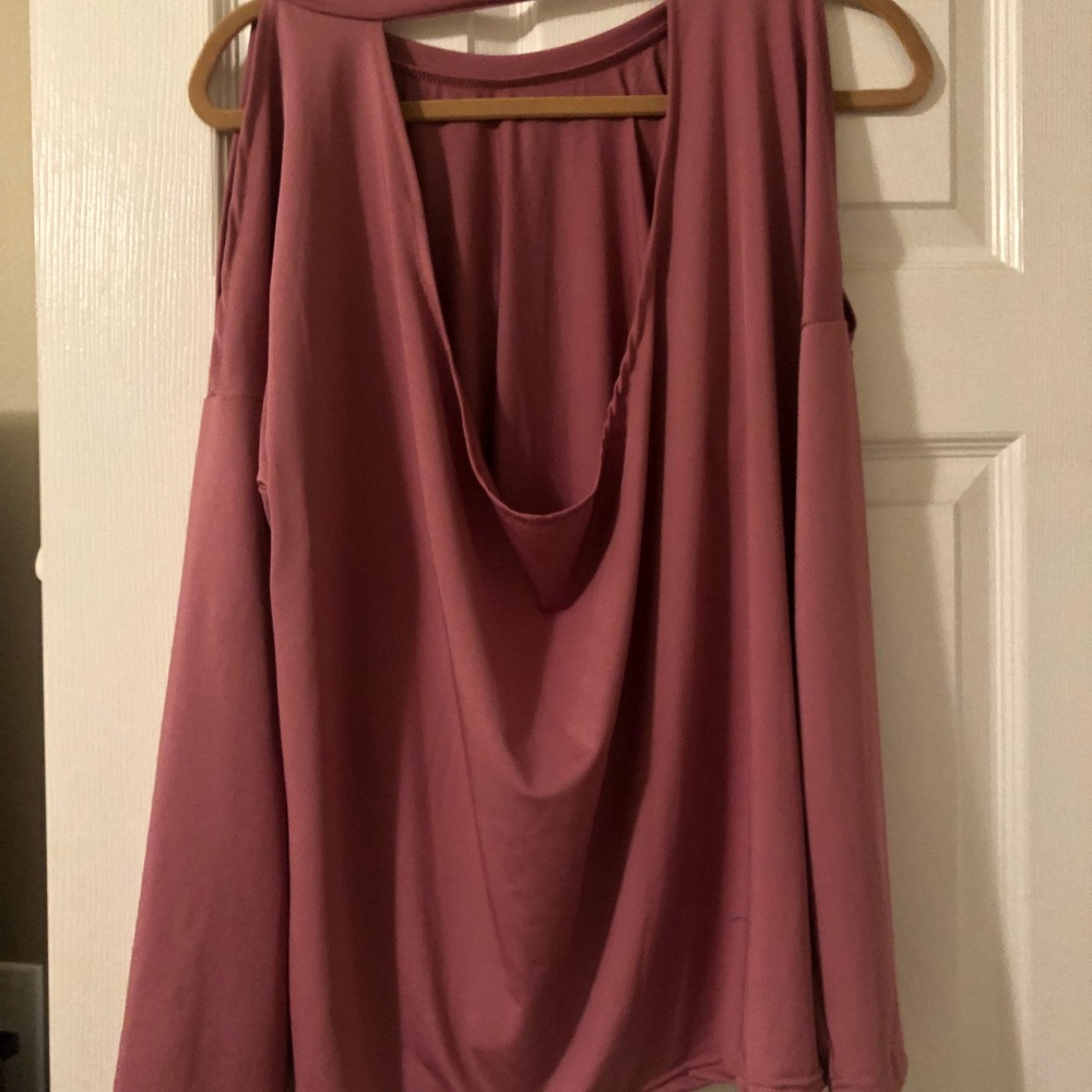 Rose-red long sleeve cold-shoulder backless shirt